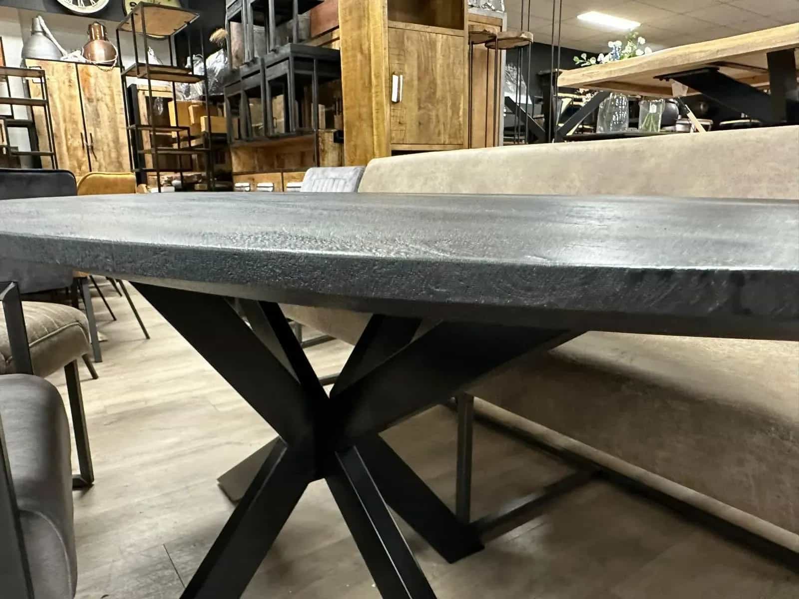 Eetkamertafel ovaal 220cm facetrand