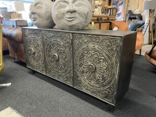 Mokana Furniture Dressoir Carving