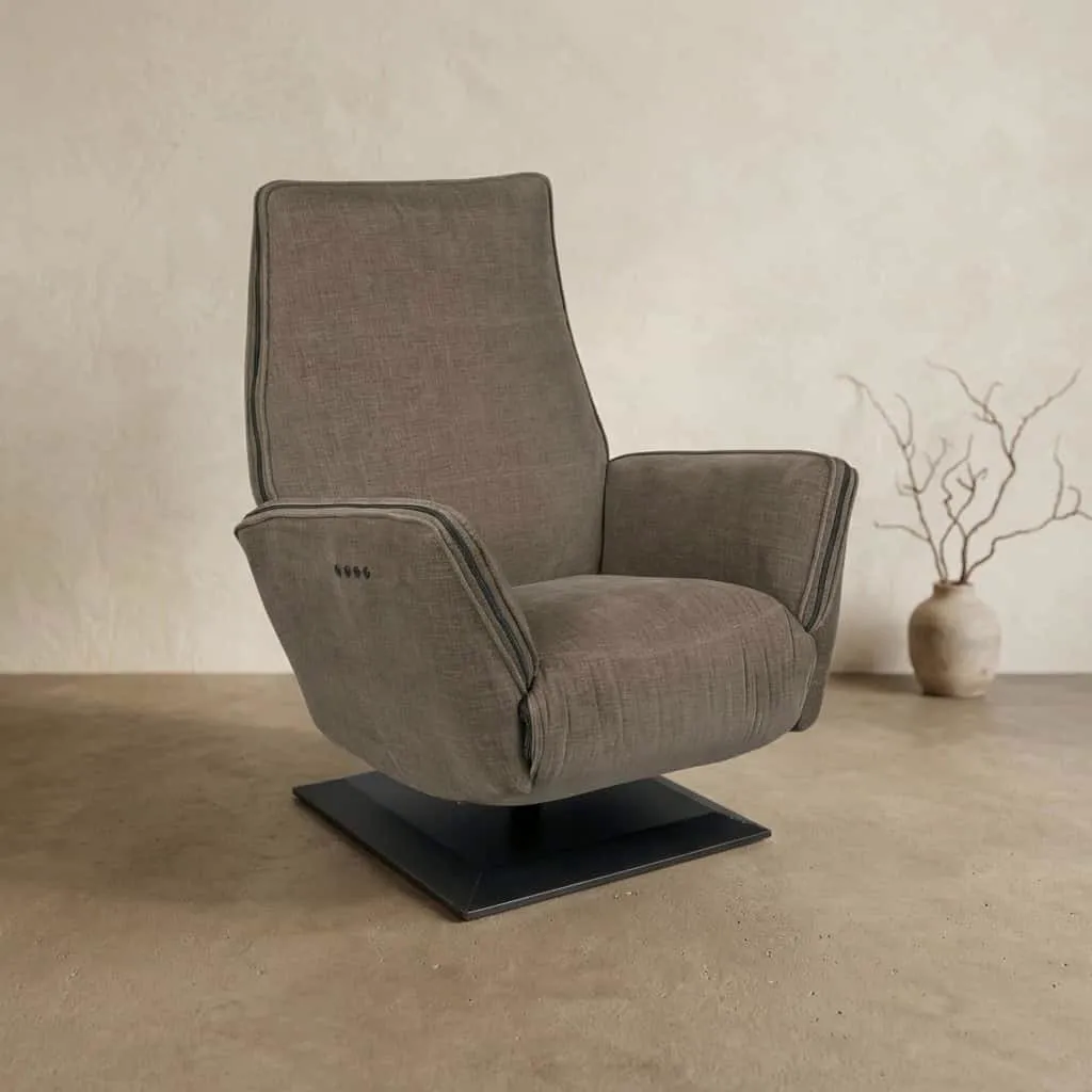 Stoffen relaxfauteuil Esila in wabi-sabi sfeer