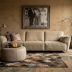 Luxe loungebank van Mokana met zachte Amare stof, perfect voor een stijlvolle en comfortabele woonkamer.