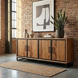 Dressoir Mick uit Teakhout met zwarte handgrepen massief verkrijgbaar bij Mokana Meubelen Strak houten dressoir met zwarte metalen frame voor moderne woonruimtes en industrieel interieur. Perfect als opbergmeubel in woonkamer of eetkamer, gemaakt van hoogwaardig massief hout.