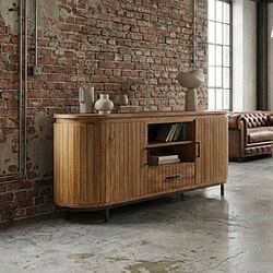Elegante eiken buffet met houtnerf en subtiele details, perfect voor een modern interieur.