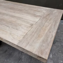 Donny teak vergrijsd