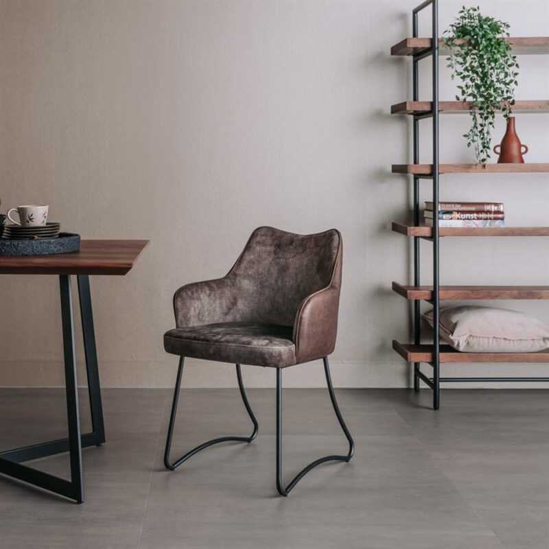 YB-0091-2_14006 Garda Armstoel – Brown/Brown