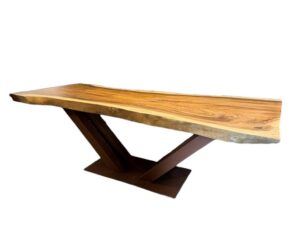 Boomstam eettafel massief suarhout met V poot in brons kleur
