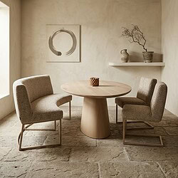 Moderne ovaalvormige eetkamerbank Zara met zachte bekleding en metalen poten, perfect voor een stijlvolle en comfortabele eetkamer.