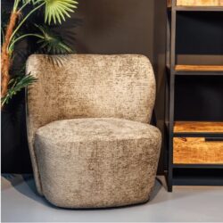 Fauiteil Rhona stof comfortabel beige sfeer woonkamer