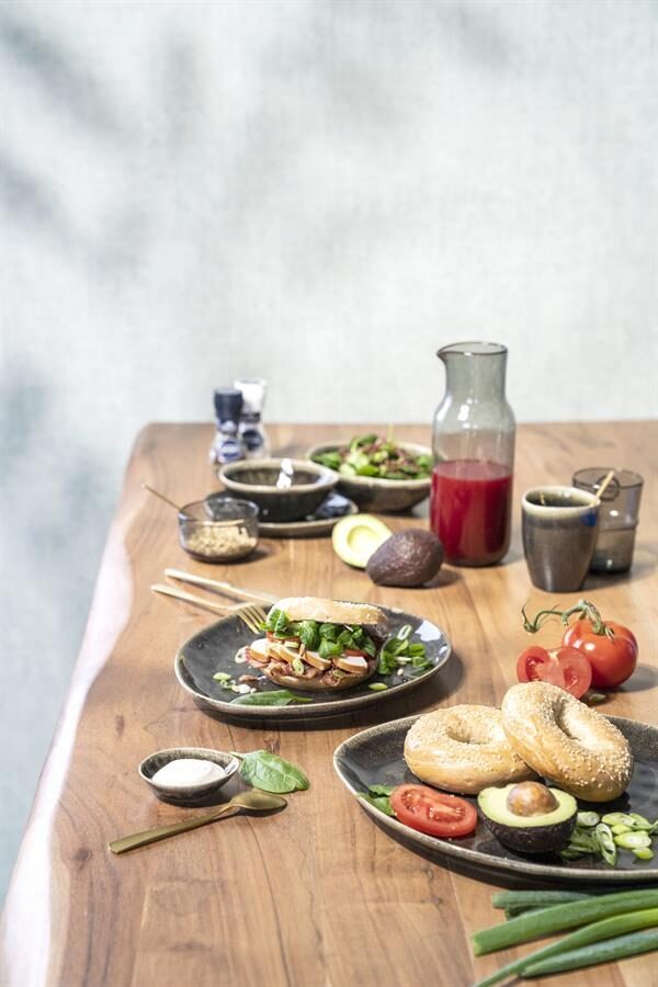 Dinner plate Daze – black