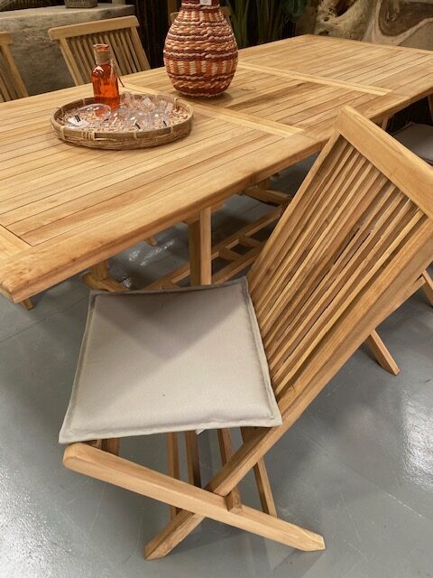 Uitschuif eettafel teak + 6 stoelen