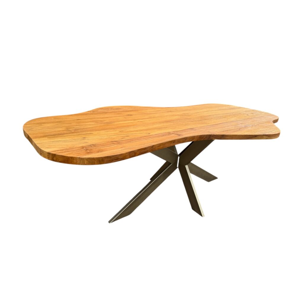 Eetkamertafel organisch blad teakhout met spinvoet