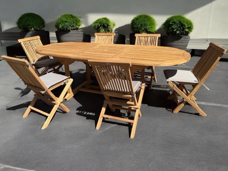 Uitschuif eettafel teak + 6 stoelen