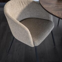 Stoel Astrid – beige Baquer