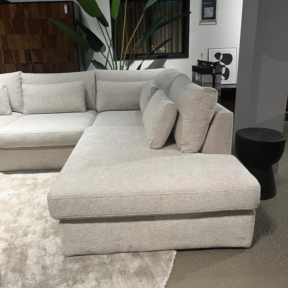 Luton Ottoman R - Toro (33) Roomwit (25)