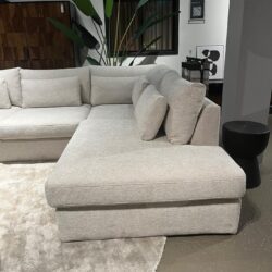 Luton Ottoman R - Toro (33) Roomwit (25)
