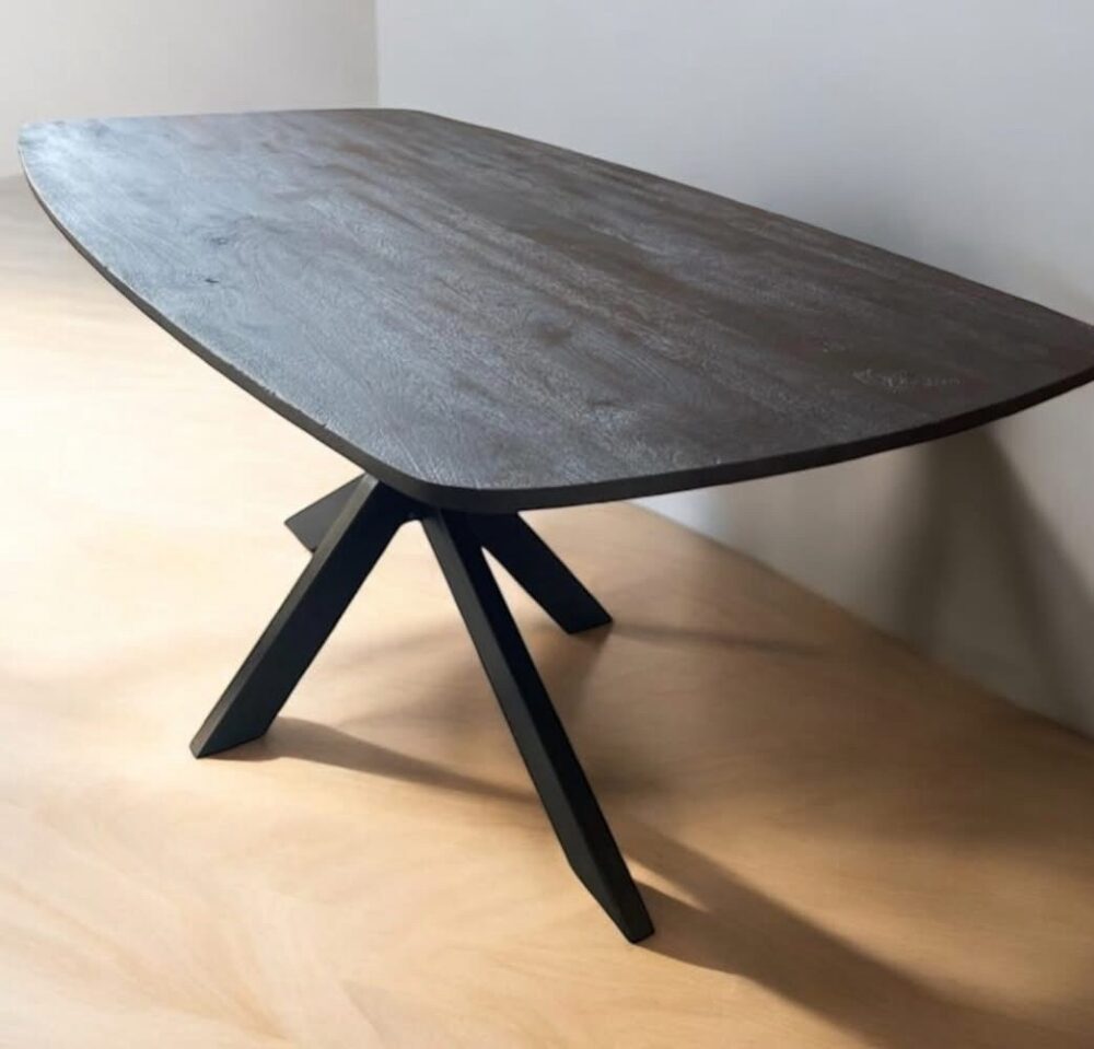 Eetkamertafel Deens ovaal zwart mangohout aanbieding en goedkoop