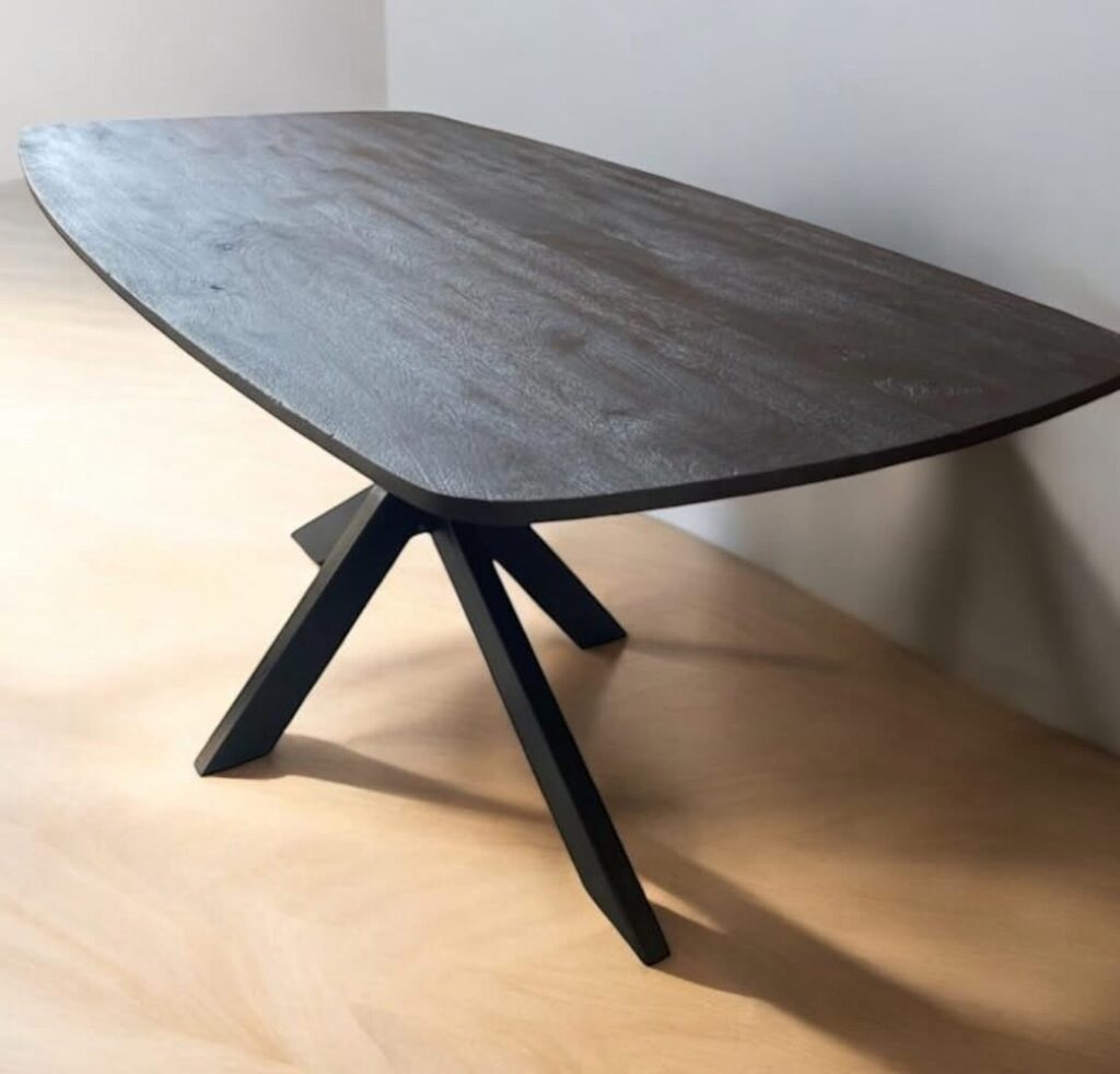 Eetkamertafel Deens ovaal zwart mangohout aanbieding en goedkoop