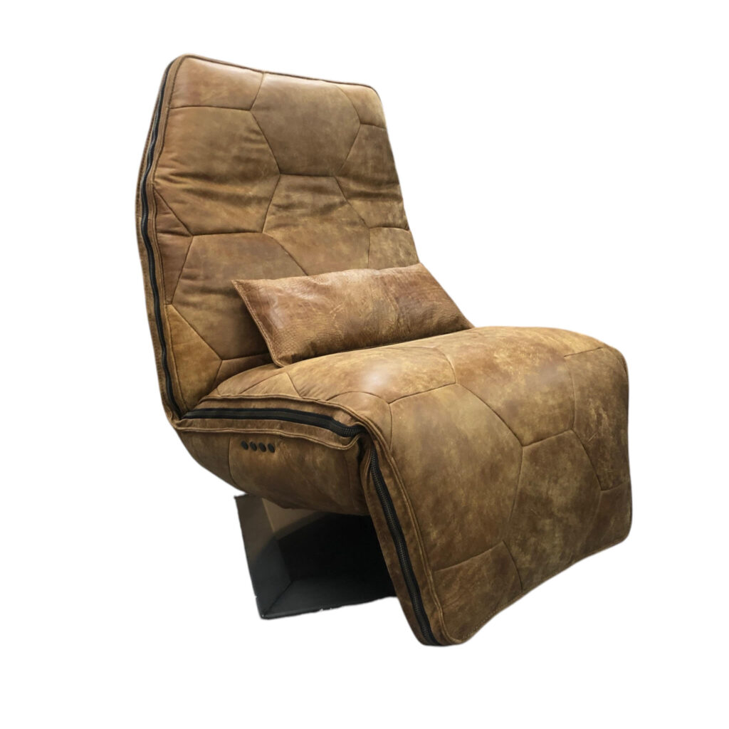 Chill Line relaxfauteuils Virgil in concrete leder met ritsen in messing kleur bij Mokana in Enschede