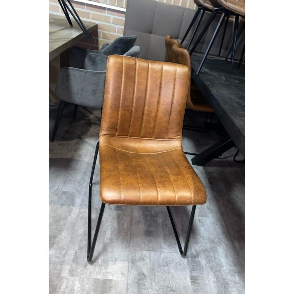 Eetkamerstoel Noel 7 stuks sale outlet mokana leren leer leder zwarte metalen poot
