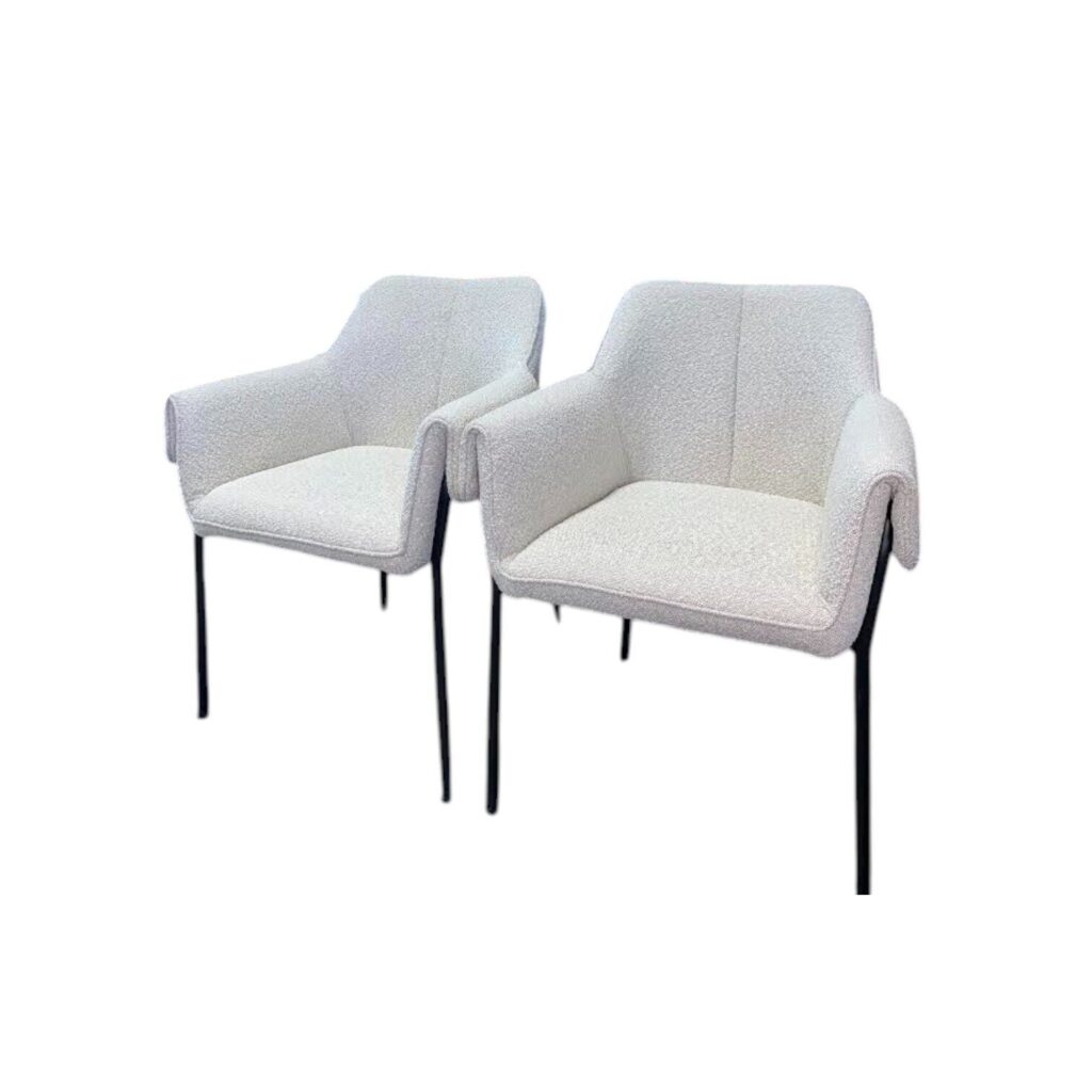Eetkamerstoel Tony set van 2 sale mokana outlet wit stof met armleuning zwarte metalen poten