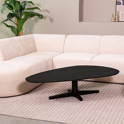 Elegant zwart salontafel in modern woonkamer setting met beige hoekbank en decoratie. Perfect voor stijlvolle woonkamerinrichting en comfortabele ontspanning.