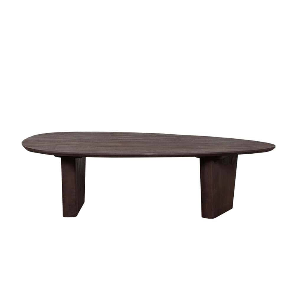 Eettafel van donker massief hout met een ovale vorm en robuuste poten, perfect voor een warme en stijlvolle woonruimte.