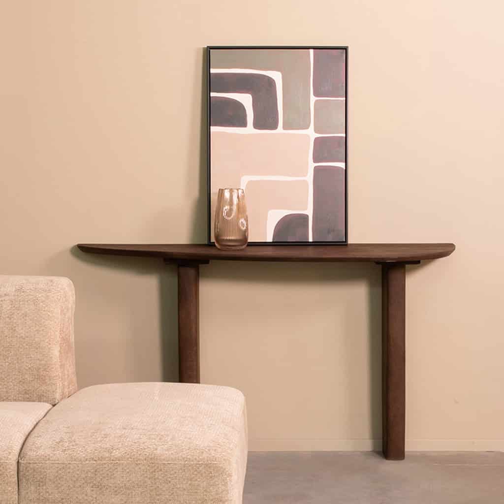 Houten wandtafel met decoratieve vaas en abstract kunstwerk, stijlvolle woonaccessoires, moderne interieurdecoratie, duurzame houten meubelen, minimalistisch design, Mokana Meubelen.