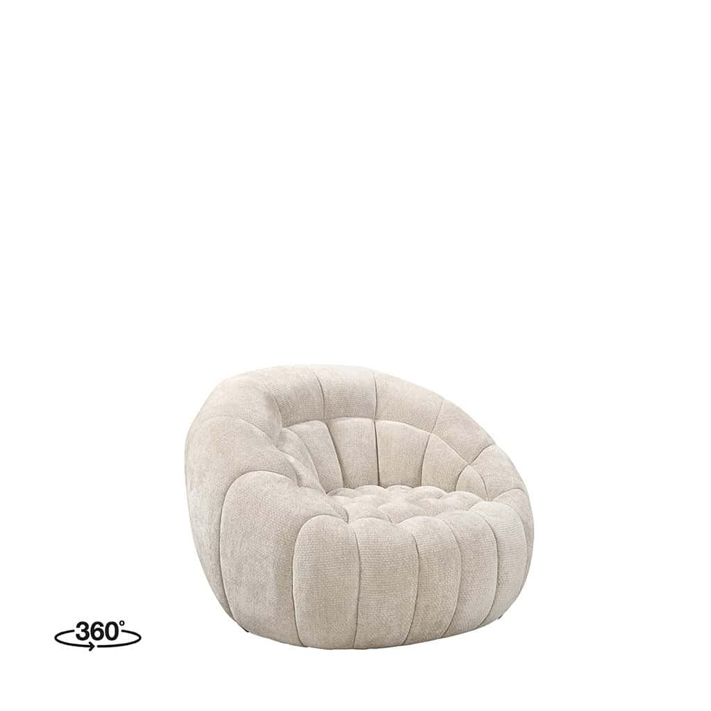 Comfortabele lounge chair in zacht beige velvet met een modern, rond ontwerp en gepofte naden voor een luxe uitstraling. Perfect voor woonkamer of relaxruimte, maat 100x80 cm.