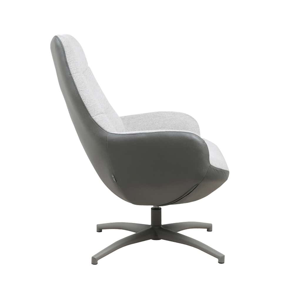 Elegante relaxfauteuil met moderne design, comfort en stijl voor in de woonkamer, gemaakt door Mokana Meubelen.