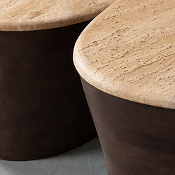 Elegant macheté metalen zijde met een natuurstenen blad, perfect voor moderne en stijlvolle meubelstukken - Mokana Meubelen.