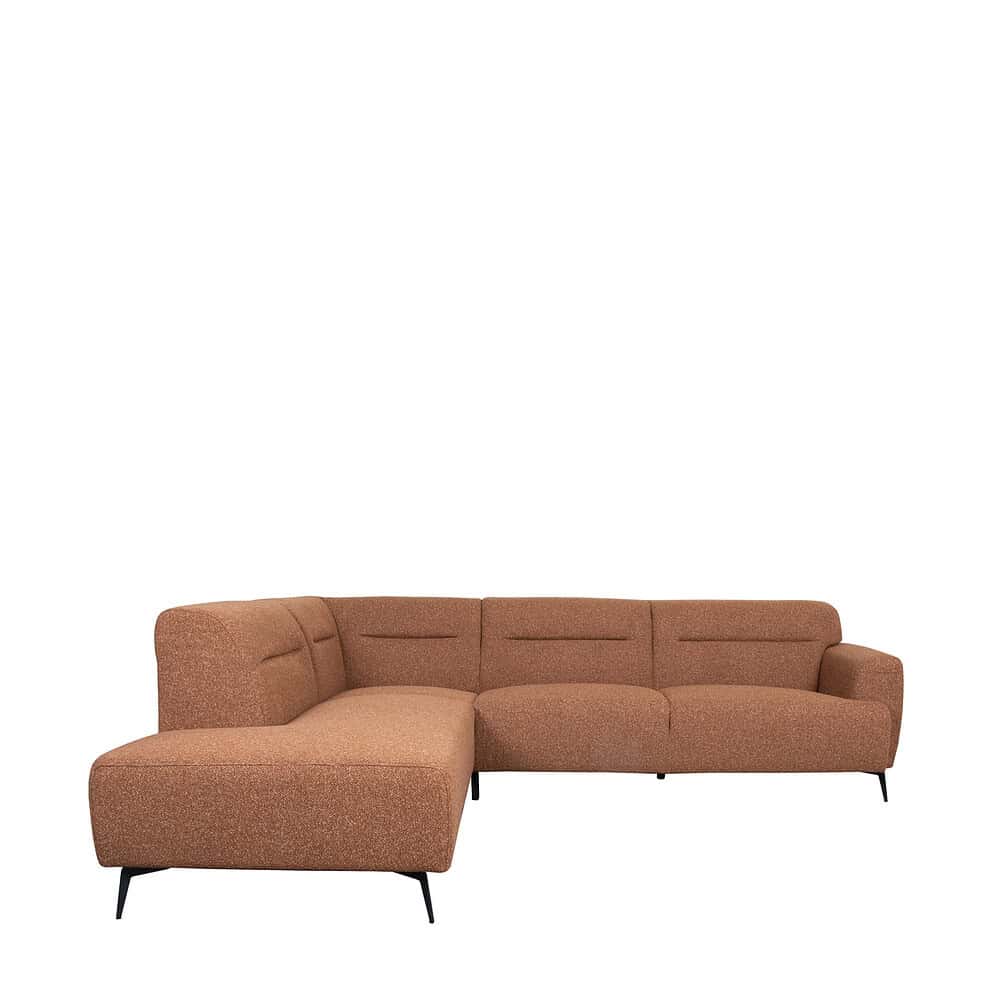 Modern woonkamerbank met hoek, in warm terracotta stof, ontworpen voor comfort en stijl, perfect voor een eigentijdse interieurinrichting.