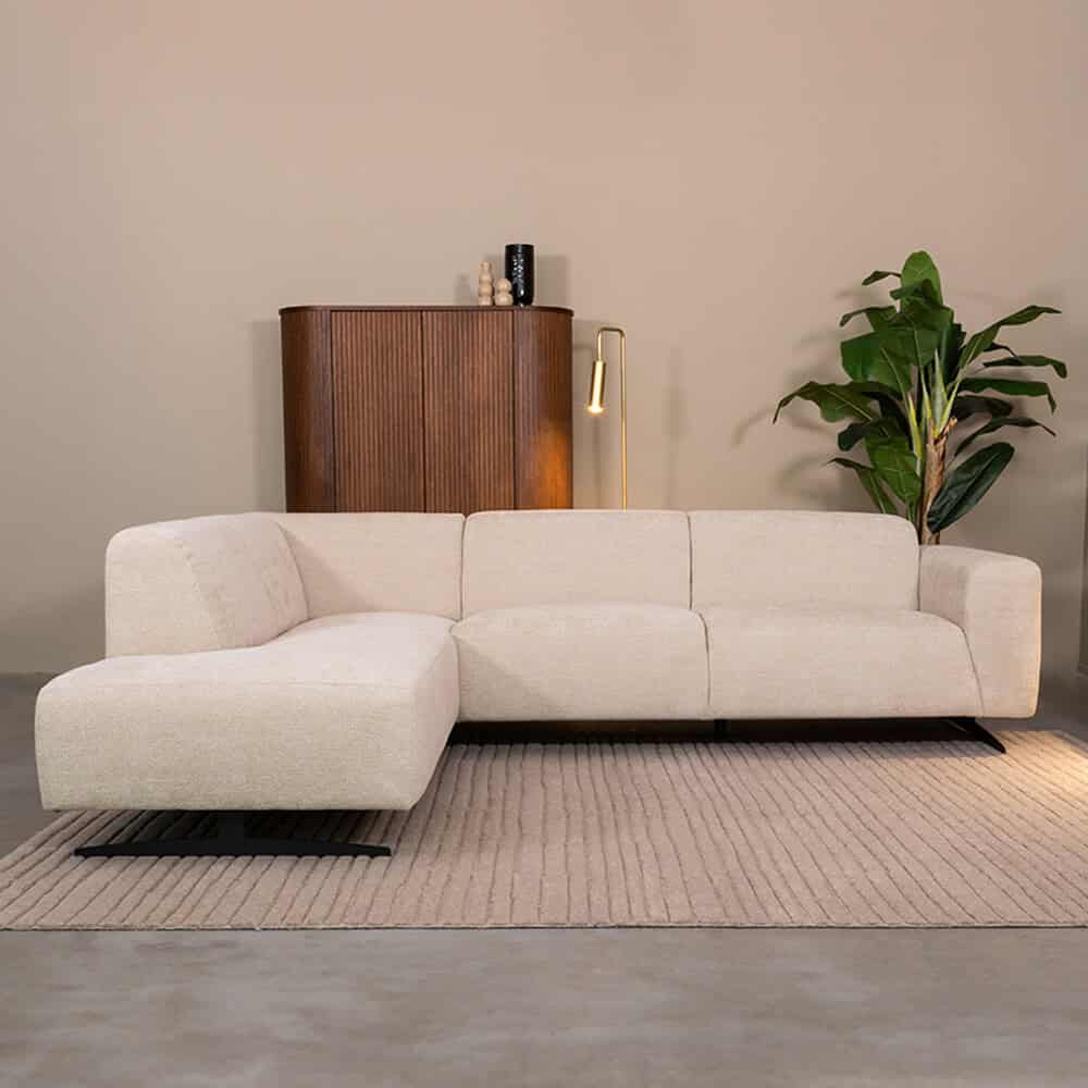 Bank met moderne uitstraling en comfortabele zitplaatsen, perfect voor een eigentijdse woonkamer. Gemaakt van hoogwaardig materialen, combineert functionaliteit met stijl.