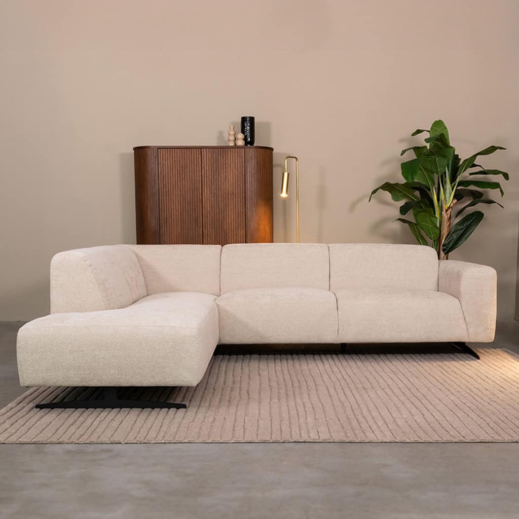 Bank met moderne uitstraling en comfortabele zitplaatsen, perfect voor een eigentijdse woonkamer. Gemaakt van hoogwaardig materialen, combineert functionaliteit met stijl.