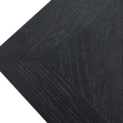 Robuuste zwarte houten meubel met uitgesproken textuur, perfect voor een moderne en stijlvolle inrichting, vervaardigd door Mokana Meubelen voor exclusieve maatwerk oplossingen.