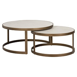 Elegant moderne bijzettafels van Mokana Meubelen, ontworpen met luchtige ronde vormen en natuurlijke houtafwerking. Perfect voor een stijlvolle en functionele woonkamer inrichting.