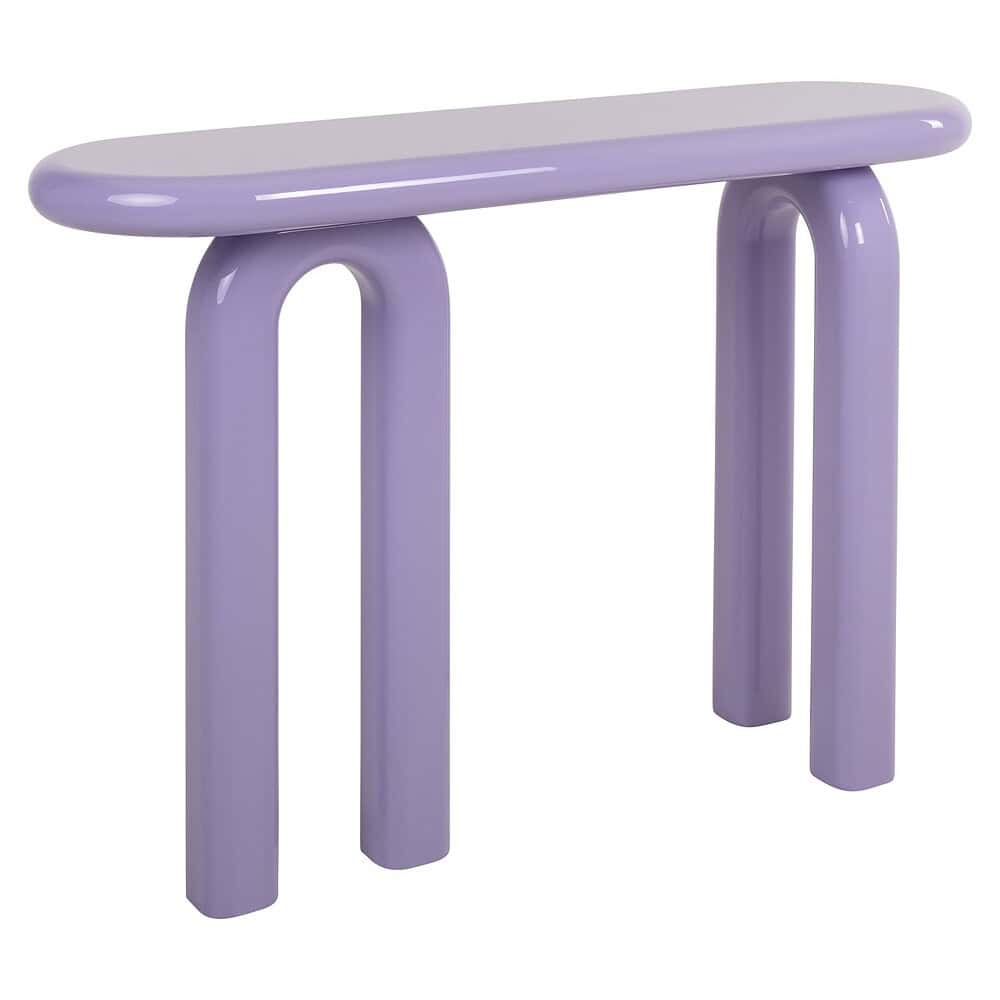 Kleine pastel paarse houten bijzettafel met afgeronde rand, modern en duurzaam meubelstuk voor woonkamer of slaapkamer.