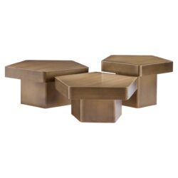 Elegante houten bijzettafels van Mokana Meubelen, naturel finish, modern design met unieke geometrische vormen voor een stijlvolle interieur accent.