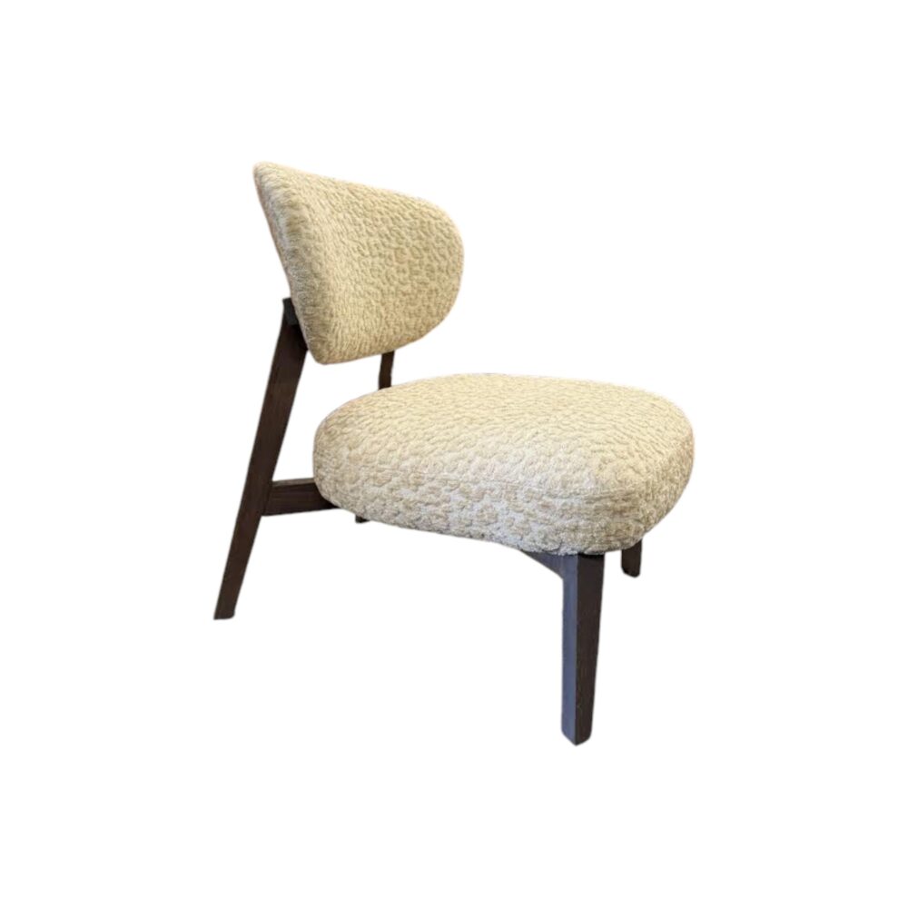 Fauteuil Boyd panterprint houten onderstel kwaliteit zacht stof laag mokana