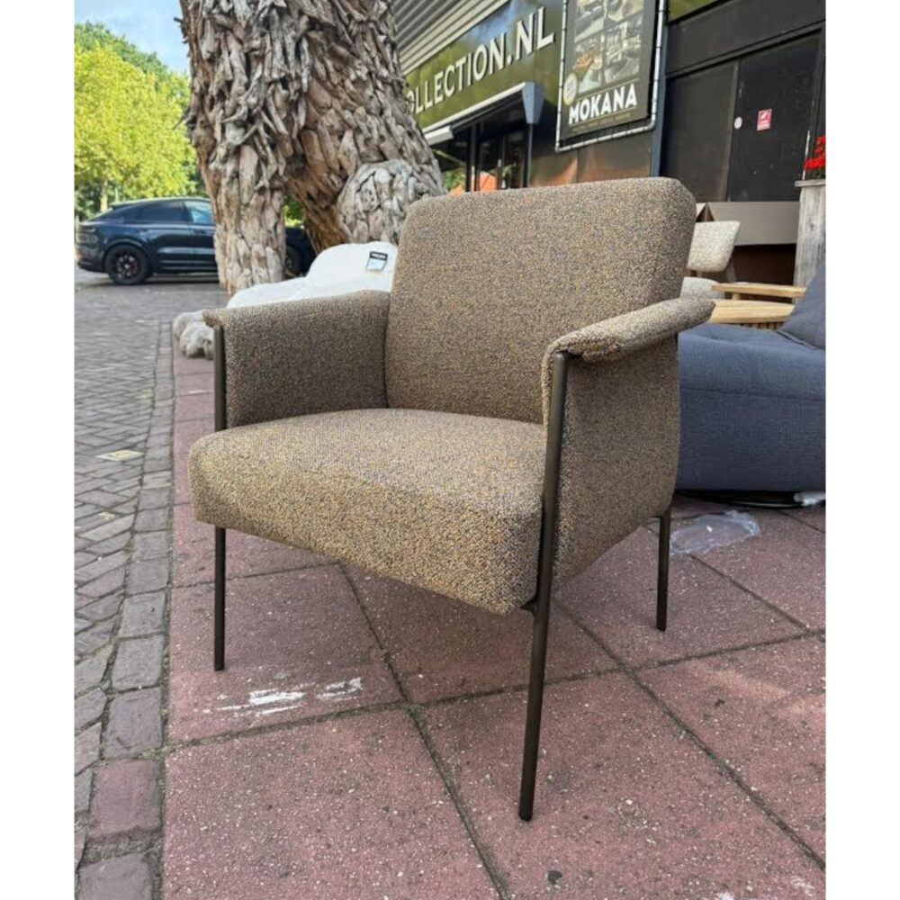 Fauteuil Vento HE Design stof stevig zacht metalen zwarte poot mokana met armleuning en rugleuning