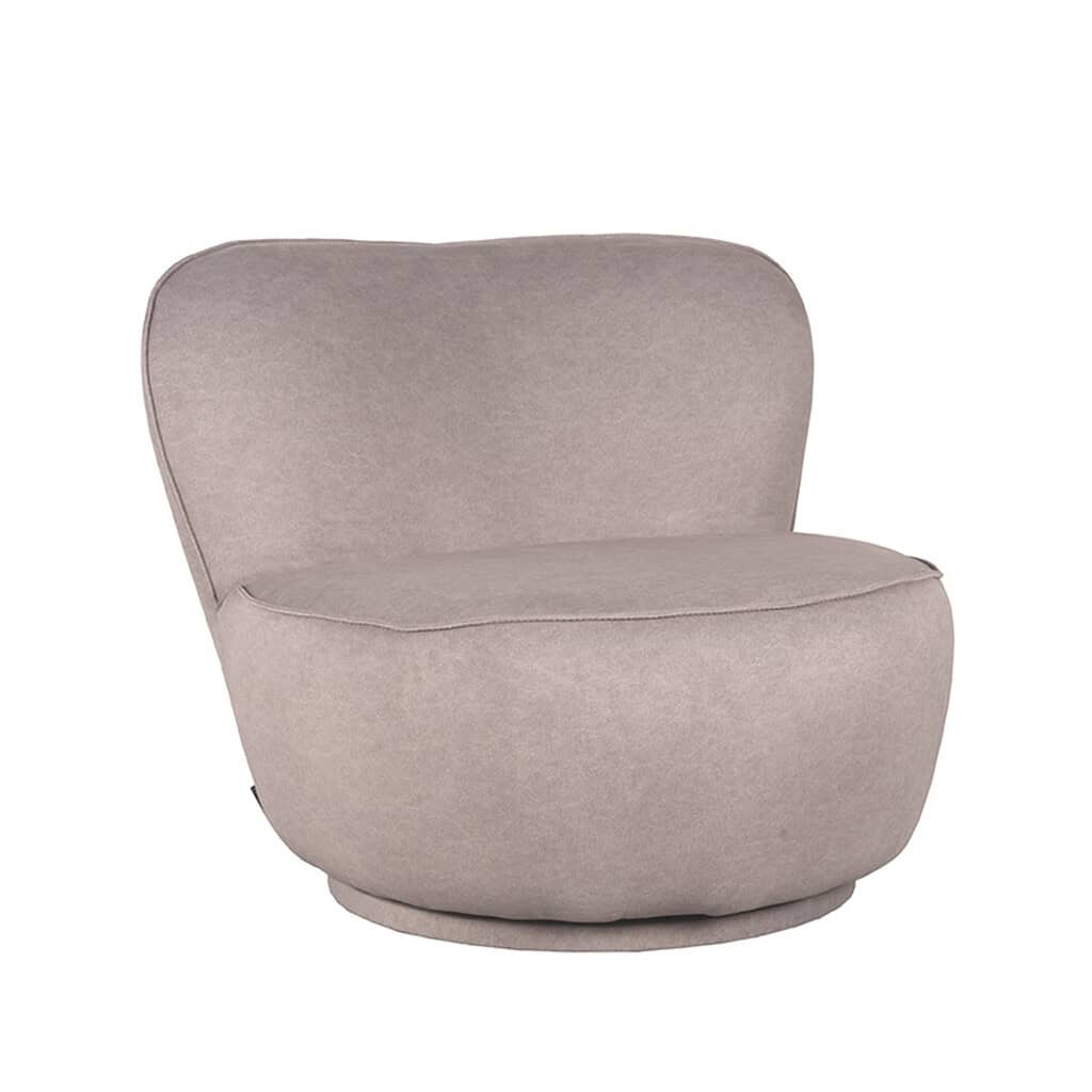 Luxe moderne fauteuil van Mokana Meubelen met zachte bekleding en comfortabele zit; perfect voor eigentijdse woonkamers.
