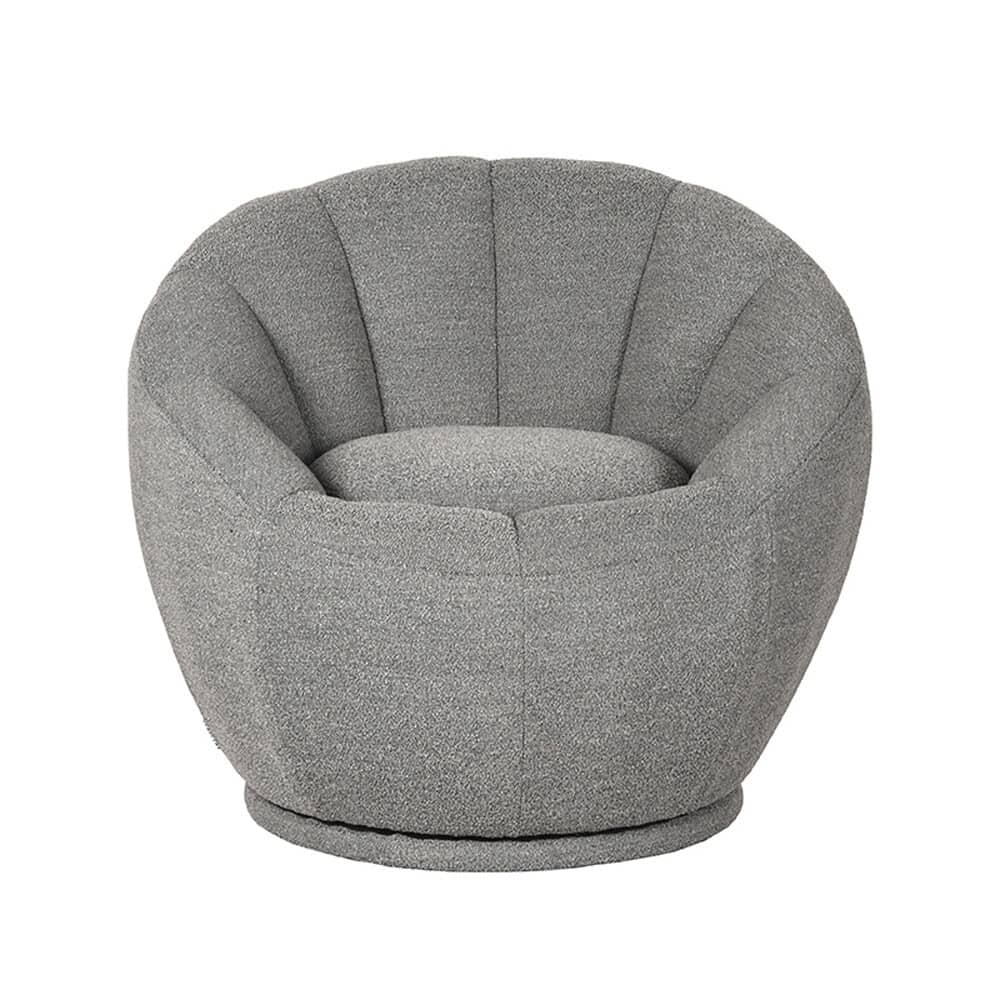 Comfortabele moderne fauteuil met zachte bekleding, ideaal voor stijlvolle woonkamer inrichting. Geschikt voor lounge en relaxen, ontworpen door Mokana Meubelen.