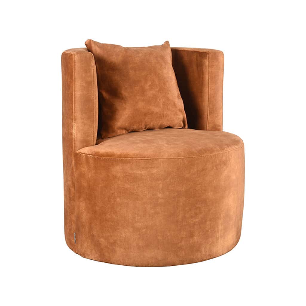 Knusse relaxstoel in warm bruin fluweel, perfect voor loungen en comfort.