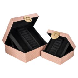 Luxueuze sieradendoos met elegante roze buitenkant en zachte zwarte binnenvoering, perfect voor het organiseren van juwelen en accessoires.