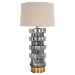 Elegante marmeren tafellamp met een beige stoffen kap, perfecte verlichting voor een modern interieur.