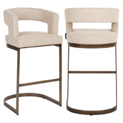 Luxe bartafel en bijpassende barkrukken van Mokana Meubelen in modern design met beige bekleding en metalen frame. Perfect voor een stijlvolle en functionele eet- of drinkruimte.