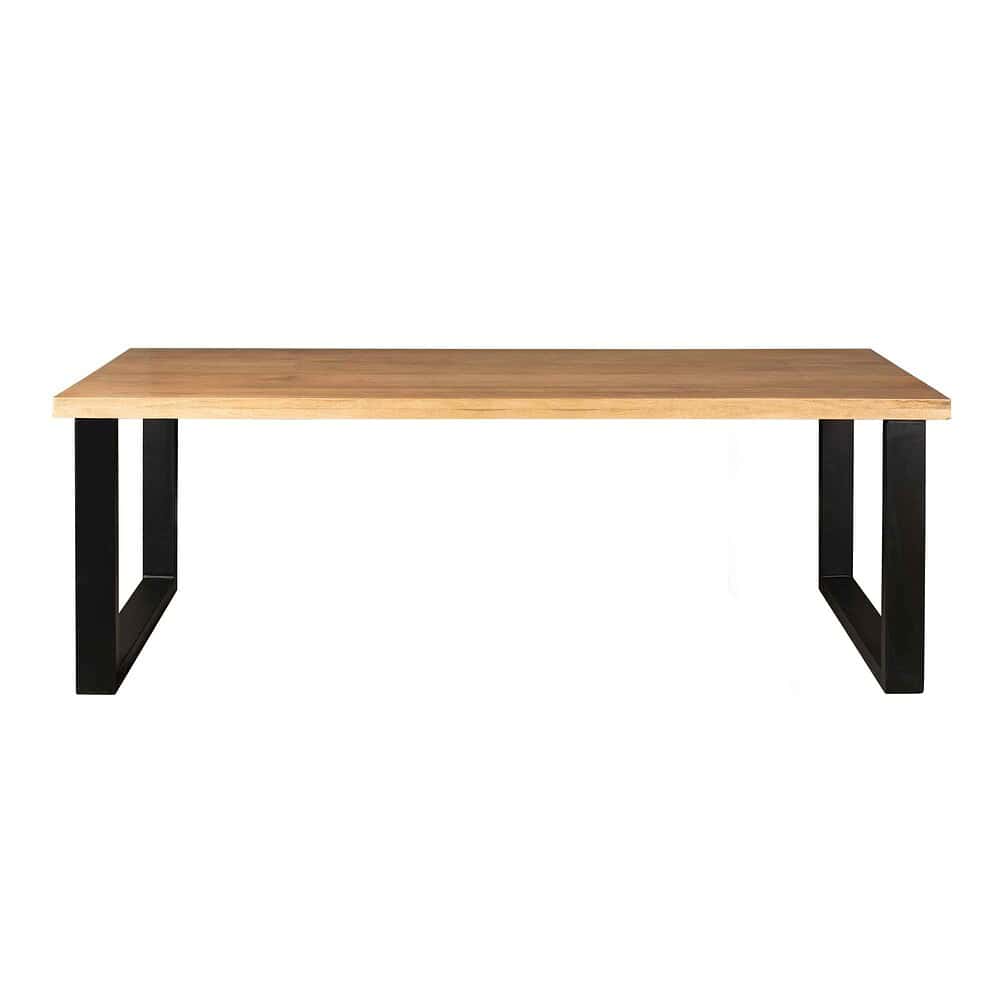 Strak eikenhouten eettafel met zwart metalen onderstel, ontworpen voor moderne eetkamers, duurzaam en stijlvol, ideaal voor familie of gasten.