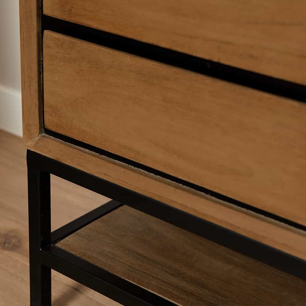 Natuurlijke houten meubels met zwart metalen frame, modern en strak ontwerp. Perfect voor elke woonkamer of kantoorruimte. Hoogwaardige afwerking en duurzame materialen.
