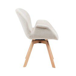 Houten gestoffeerde loungestoel met modern ontwerp en comfortabel zitoppervlak, perfect voor stijlvolle woonruimtes en ontspanning.