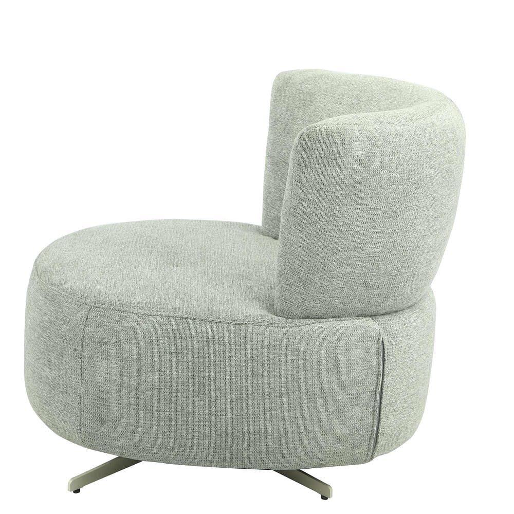 Modern Scandinavisch gestoffeerd lounge fauteuil in lichtgrijs melange met comfortabele zit- en rugleuningen, perfect voor een stijlvolle en gezellige zithoek.
