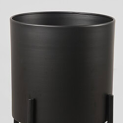 Modern zwart bijzettafeltje van Mokana Meubelen, minimalistisch en elegant ontwerp.