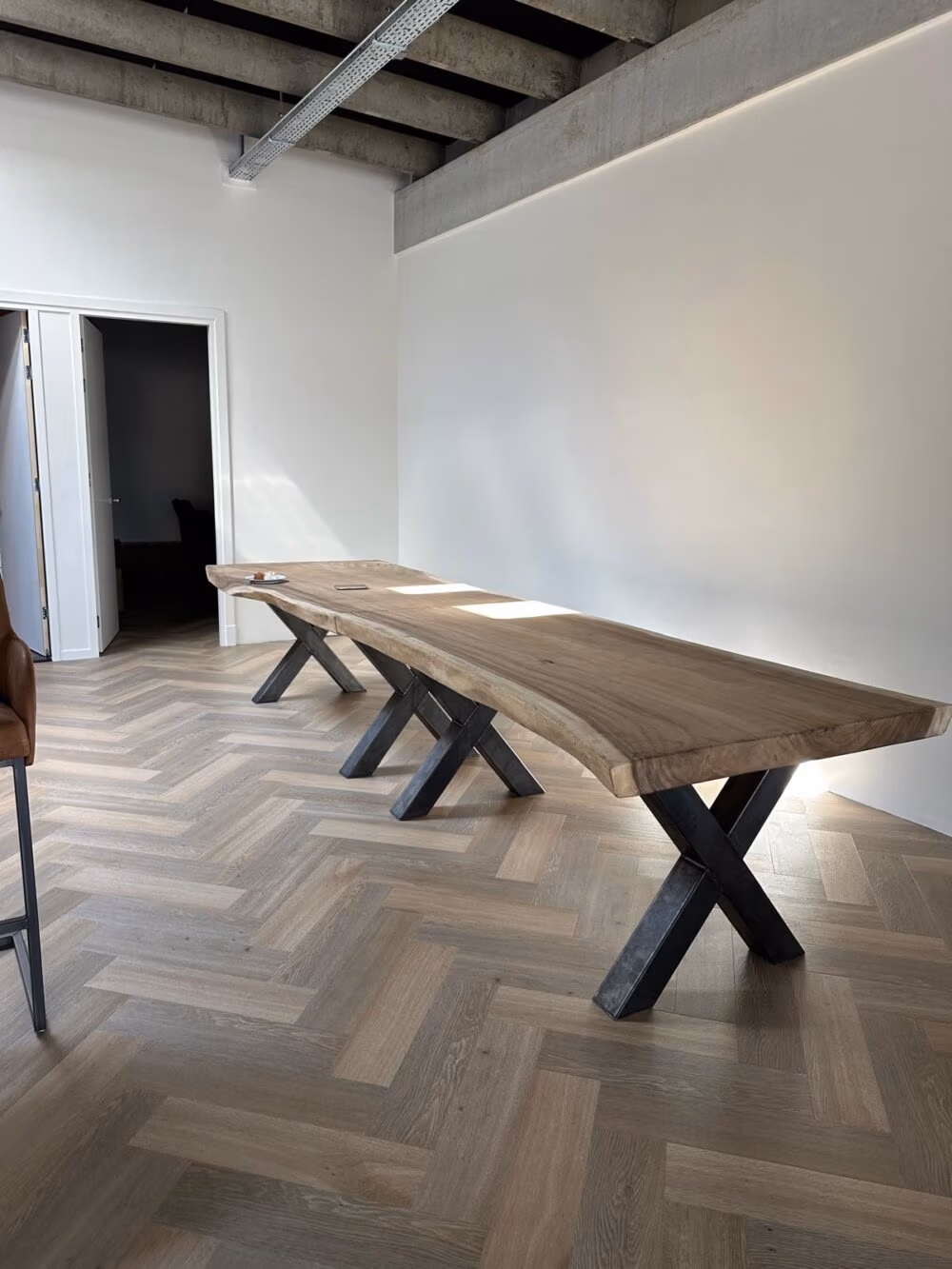Bureau suarhout massief